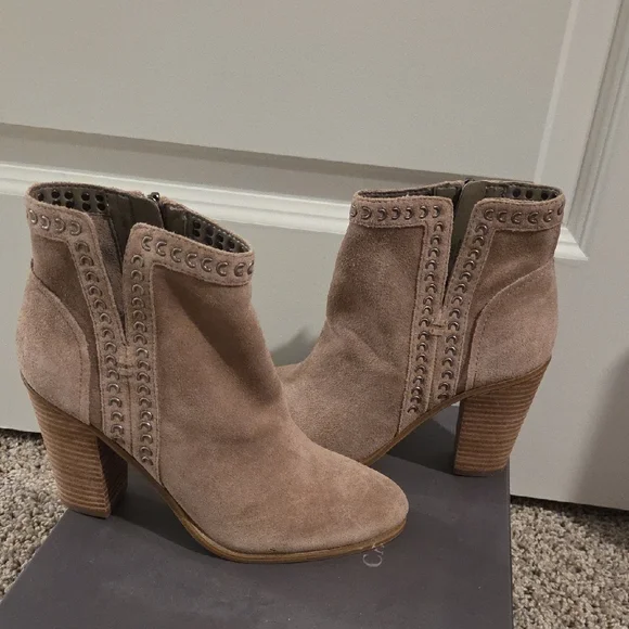 Vince Camuto Tan Ankle Boots - Picture 8 of 10